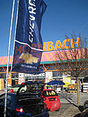 Chevrolet Matiz zeigt seine ganze Pracht. 

Nimmt der etwa einen Schluck Punsch ??? 

Auch der Chevrolet Captiva glänzt. 

Ja beim Hornbach waren wir. 

Auch unsere schöne Chevroltfahne hatten wir dabei. 

Fast wären uns die Autos wegen den vielen Luftballons weggeflogen. 

Fast wären uns die Autos wegen den vielen Luftballons weggeflogen.