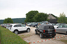 Plakat im Festzelt, der Chevrolet Orlando

Die 3 Z`widern mit viertem Mann

Früh übt sich wer ein Rennfahrer werden will

aber sich für ein Auto zu entscheiden ist schwer

Fuhrpark der KFZ-Mayer in Mauerham

Fuhrpark der KFZ-Mayer in Mauerham

Fuhrpark der KFZ-Mayer in Mauerham

Der Parkplatz war trotz des schlechten Wetters vollgeparkt

Der Parkplatz war trotz des schlechten Wetters vollgeparkt

Fuhrpark der KFZ-Mayer in Mauerham

Plakate im alten und neuem Chevrolet-Design

Hildegard Mayer beim Systemmarketing Stand

Von den Süßigkeiten war am Ende nichts mehr über

Die Technik vom Systemmarketing Stand ist vorbereitet

Firma Systemmarketing gratuliert zu 20 Jahren KFZ Mayer, mit Blumen...

... und einer großen Flasche Bier

Gar nicht so leicht sie loszulassen

Blumenstrauß und Bier - so gratulieren wir: Systemmarketing GmbH

Gruppenfoto Hildegard und Michael Mayer mit dem Team der Systemmarketing GmbH und Verena

99 Luftballons, aber sie fliegen noch nicht am Horizont

Links Hindernissparcours für die Rauschbrille und geradeaus das Festzelt

CardioZone & Adventuressport

Adventure-Sport Stand 

Die Neuwagenausstellung im Keller war eine Besichtigung wert

Die 3 Z`widern

Die Belegschaft von KFZ-Mayer zur allgemeinen Begrüßung auf der Bühne

Die Belegschaft von KFZ-Mayer zur allgemeinen Begrüßung auf der Bühne

Der Systemmarketing Stand war gut besucht

Der Systemmarketing Stand war gut besucht

Herr Steiner erhielt zum 60. Geburtstag ein Präsent von KFZ-Mayer

und von der Systemmarketing GmbH einen Gutschein für ein Wellness-Wochenende

KFZ-Mayer und Systemmarketing GmbH wünschten dem Geburtstagskind alles Gute

Das Fest war gut besucht

Noch schnell mal einen Soundcheck

Die Band von Claudia Koreck steht schon bereit

Claudia Koreck und Band sorgten für Stimmung im Festzelt

Claudia Koreck und Band sorgten für Stimmung im Festzelt

Claudia Koreck und Band sorgten für Stimmung im Festzelt

Das ganze Zelt war voll

Nebst interessierten, auch desinteressierte Gesichter

Claudia Koreck und Band

Claudia Koreck und Band

Nach dem Konzert eine kleine Ansprache von Hans Mayer

Ein Dank an die Familie Graewert und Koreck für gute Zusammenarbeit

Blumen für die Damen, Rucksäcke für die Herren und das BobbyCar für den Nachwuchs

Kurze Worte von Moderator Hans Mayer

Die 3 Z`widern

Die 3 Z`widern

Vor der Preisverteilung wurde der 1. Preis ins Festzelt gefahren

Kurze Worte zum Ablauf und begrüßung der Notare

Ehrung der 1. Kunden die ein ganzes Auto gekauft haben

Diese 2 haben richtig geschätzt wieviele Bälle im Chevrolet Orlando waren: 138 Stück

Glücksfee Verena darf gleich die Lose ziehen

Michael Mayer auf der Bühne

Ein paar Worte vom Notar zur Verlosung

Michael Mayer liest gleich die gezogenen Nummern vor

Mitarbeiter von KFZ-Mayer holen jeweils die Preise aus dem Auto

Ablauf einer Glücksfee: Nummer ziehen und dem Notar zeigen

Warten auf den Gewinner

Michael und Hans Mayer hatten viel Spaß bei der Moderation

Obligatorischer Nummern-Vergleich und notieren der Adresse der Gewinner/in

Schön weggucken und ne neue Nummer ziehen

Nummer zum vorlesen überreichen

Blumenschmuck auf der Bühne

Blumenschmuck auf der Bühne

Warten auf die neue Ziehung: Beide Notare, Hildegard Mayer und Glücksfee Verena

Insgesamt gab es 30 Preise zu gewinnen

Kurze Erfrischung auf der Bühne

Und weiter im Programm

Die Besucher im Zelt warten schon gespannt auf die nächste Nummer

Langsam nähern wir uns dem Ende

Insgesamt gab es mehr weibliche als männliche Gewinner

Nächster Preis: Rucksäcke mit Inhalt

Nummernvergleich beim Notar und gleich danch erhält der Gewinner seinen Picknickkorb

Michael Mayer bei der nächsten Nummer

Und wieder ein Gewinner

Wer im Zelt keinen Platz mehr hatte stand vorm Eingang

Prost

Prost

Spannung pur

Kleine Pause mit einer Darbietung von den 3 Z`widern

das nächste Los

Warten auf den Gewinner

Wer sich wohl meldet

Gespannte Gesichter

Durch eine kurzfristige Spende gabs zwei zweite Preise

Der 1. zweite Preis ein Gutschein für ein Wellness Wochenende

Ziehung des 2. zweiten Preises

Nummernübergabe

Der 2. zweite Preis war ein Rundflug mit dem Xcitor 

Ums spannend zu machen: Pause vorm großen Finale

Instruktionen an die Glücksfee

Applaus an die 3 Z´widern

Schön weggucken beim Gewinnerlos

Dem Notar zur Ansicht zeigen

Alles in Ordnung, jetzt kanns gleich verlesen werden

So, wer ist wohl der glückliche Gewinner?

Blick in die Runde wo der Gewinner auftaucht.

Kurzes Warten auf den Gewinner

Foto mit dem Gewinner des Chevrolet Sparks mit Michael und Hildegard Mayer und Glücksfee Verena

Nach der Verlosung wurde das Zelt schnell leerer

Das Wort geht an den Herrn Notar

Abschließende Worte von Moderator Hans Mayer

Begutachtung des Gewinns

Probesitzen

Wie sich unser Gewinner jetzt wohl fühlt !?

Der Tag danach - soviele Geschenke gab es

Was für ein Wetter - das hätte man gestern haben müssen

Fuhrpark im Sonnenschein

Vereinzelt stehen noch Autos auf dem Parkplatz

Wir bedanken uns bei allen Besuchern - es war ein tolles Fest