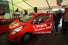 Plakat im Festzelt, der Chevrolet Orlando

Die 3 Z`widern mit viertem Mann

Früh übt sich wer ein Rennfahrer werden will

aber sich für ein Auto zu entscheiden ist schwer

Fuhrpark der KFZ-Mayer in Mauerham

Fuhrpark der KFZ-Mayer in Mauerham

Fuhrpark der KFZ-Mayer in Mauerham

Der Parkplatz war trotz des schlechten Wetters vollgeparkt

Der Parkplatz war trotz des schlechten Wetters vollgeparkt

Fuhrpark der KFZ-Mayer in Mauerham

Plakate im alten und neuem Chevrolet-Design

Hildegard Mayer beim Systemmarketing Stand

Von den Süßigkeiten war am Ende nichts mehr über

Die Technik vom Systemmarketing Stand ist vorbereitet

Firma Systemmarketing gratuliert zu 20 Jahren KFZ Mayer, mit Blumen...

... und einer großen Flasche Bier

Gar nicht so leicht sie loszulassen

Blumenstrauß und Bier - so gratulieren wir: Systemmarketing GmbH

Gruppenfoto Hildegard und Michael Mayer mit dem Team der Systemmarketing GmbH und Verena

99 Luftballons, aber sie fliegen noch nicht am Horizont

Links Hindernissparcours für die Rauschbrille und geradeaus das Festzelt

CardioZone & Adventuressport

Adventure-Sport Stand 

Die Neuwagenausstellung im Keller war eine Besichtigung wert

Die 3 Z`widern

Die Belegschaft von KFZ-Mayer zur allgemeinen Begrüßung auf der Bühne

Die Belegschaft von KFZ-Mayer zur allgemeinen Begrüßung auf der Bühne

Der Systemmarketing Stand war gut besucht

Der Systemmarketing Stand war gut besucht

Herr Steiner erhielt zum 60. Geburtstag ein Präsent von KFZ-Mayer

und von der Systemmarketing GmbH einen Gutschein für ein Wellness-Wochenende

KFZ-Mayer und Systemmarketing GmbH wünschten dem Geburtstagskind alles Gute

Das Fest war gut besucht

Noch schnell mal einen Soundcheck

Die Band von Claudia Koreck steht schon bereit

Claudia Koreck und Band sorgten für Stimmung im Festzelt

Claudia Koreck und Band sorgten für Stimmung im Festzelt

Claudia Koreck und Band sorgten für Stimmung im Festzelt

Das ganze Zelt war voll

Nebst interessierten, auch desinteressierte Gesichter

Claudia Koreck und Band

Claudia Koreck und Band

Nach dem Konzert eine kleine Ansprache von Hans Mayer

Ein Dank an die Familie Graewert und Koreck für gute Zusammenarbeit

Blumen für die Damen, Rucksäcke für die Herren und das BobbyCar für den Nachwuchs

Kurze Worte von Moderator Hans Mayer

Die 3 Z`widern

Die 3 Z`widern

Vor der Preisverteilung wurde der 1. Preis ins Festzelt gefahren

Kurze Worte zum Ablauf und begrüßung der Notare

Ehrung der 1. Kunden die ein ganzes Auto gekauft haben

Diese 2 haben richtig geschätzt wieviele Bälle im Chevrolet Orlando waren: 138 Stück

Glücksfee Verena darf gleich die Lose ziehen

Michael Mayer auf der Bühne

Ein paar Worte vom Notar zur Verlosung

Michael Mayer liest gleich die gezogenen Nummern vor

Mitarbeiter von KFZ-Mayer holen jeweils die Preise aus dem Auto

Ablauf einer Glücksfee: Nummer ziehen und dem Notar zeigen

Warten auf den Gewinner

Michael und Hans Mayer hatten viel Spaß bei der Moderation

Obligatorischer Nummern-Vergleich und notieren der Adresse der Gewinner/in

Schön weggucken und ne neue Nummer ziehen

Nummer zum vorlesen überreichen

Blumenschmuck auf der Bühne

Blumenschmuck auf der Bühne

Warten auf die neue Ziehung: Beide Notare, Hildegard Mayer und Glücksfee Verena

Insgesamt gab es 30 Preise zu gewinnen

Kurze Erfrischung auf der Bühne

Und weiter im Programm

Die Besucher im Zelt warten schon gespannt auf die nächste Nummer

Langsam nähern wir uns dem Ende

Insgesamt gab es mehr weibliche als männliche Gewinner

Nächster Preis: Rucksäcke mit Inhalt

Nummernvergleich beim Notar und gleich danch erhält der Gewinner seinen Picknickkorb

Michael Mayer bei der nächsten Nummer

Und wieder ein Gewinner

Wer im Zelt keinen Platz mehr hatte stand vorm Eingang

Prost

Prost

Spannung pur

Kleine Pause mit einer Darbietung von den 3 Z`widern

das nächste Los

Warten auf den Gewinner

Wer sich wohl meldet

Gespannte Gesichter

Durch eine kurzfristige Spende gabs zwei zweite Preise

Der 1. zweite Preis ein Gutschein für ein Wellness Wochenende

Ziehung des 2. zweiten Preises

Nummernübergabe

Der 2. zweite Preis war ein Rundflug mit dem Xcitor 

Ums spannend zu machen: Pause vorm großen Finale

Instruktionen an die Glücksfee

Applaus an die 3 Z´widern

Schön weggucken beim Gewinnerlos

Dem Notar zur Ansicht zeigen

Alles in Ordnung, jetzt kanns gleich verlesen werden

So, wer ist wohl der glückliche Gewinner?

Blick in die Runde wo der Gewinner auftaucht.

Kurzes Warten auf den Gewinner

Foto mit dem Gewinner des Chevrolet Sparks mit Michael und Hildegard Mayer und Glücksfee Verena

Nach der Verlosung wurde das Zelt schnell leerer

Das Wort geht an den Herrn Notar

Abschließende Worte von Moderator Hans Mayer

Begutachtung des Gewinns

Probesitzen

Wie sich unser Gewinner jetzt wohl fühlt !?

Der Tag danach - soviele Geschenke gab es

Was für ein Wetter - das hätte man gestern haben müssen

Fuhrpark im Sonnenschein

Vereinzelt stehen noch Autos auf dem Parkplatz

Wir bedanken uns bei allen Besuchern - es war ein tolles Fest